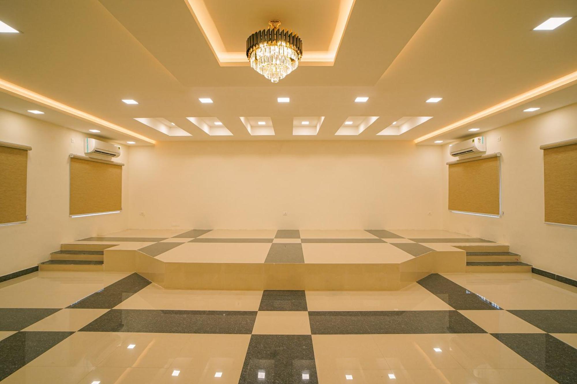 Отель Tpc Camphor Tiruchirappalli Экстерьер фото